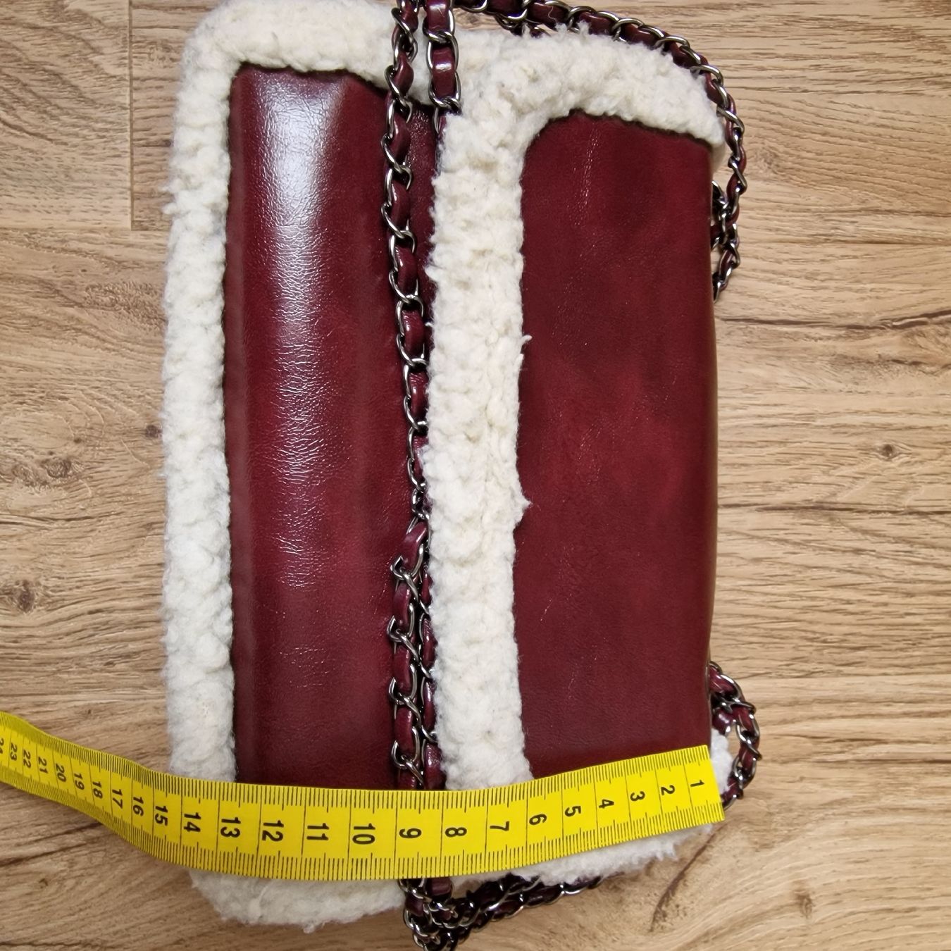 Borse da donna: Stylish Leather Bag with Chain Strap – Nuovo (secondo la descrizione) da Mönchaltorf venduto da nzhuravel 4