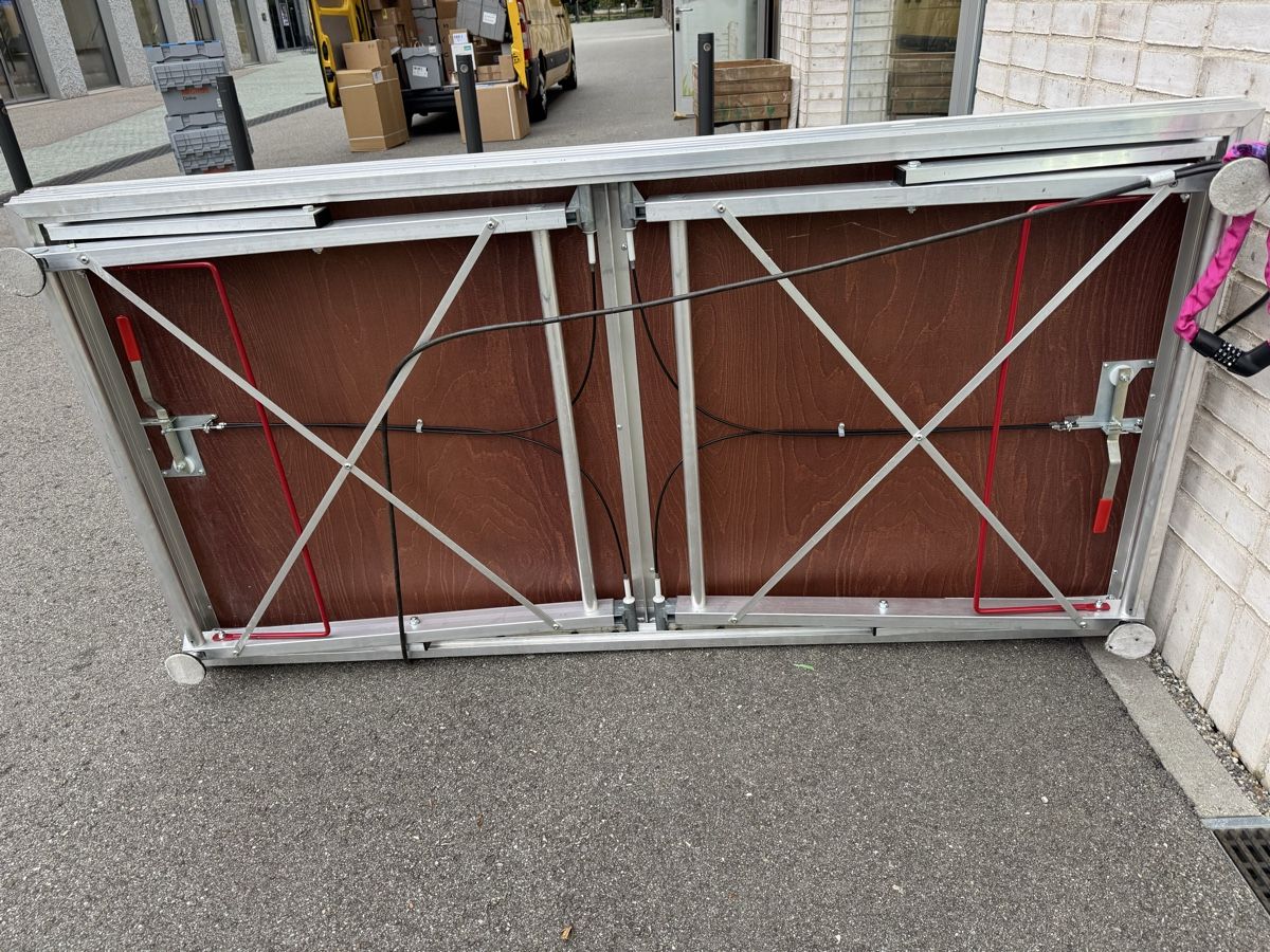 Sonstige Dekorationen & Accessoires: 4 stk. Scherenpodeste ab 1.- – Gebraucht aus Aarau von Moresport 1