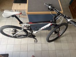 Mountainbike Univega Alpina weiss vollgefedert L