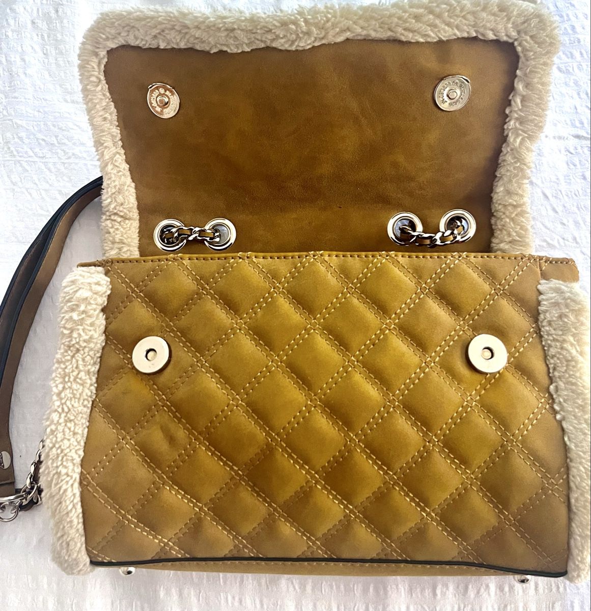 Guess Borse da donna: Guess bag – Nuovo e nell'imballaggio originale da Saas-Fee venduto da Marienelly19 1