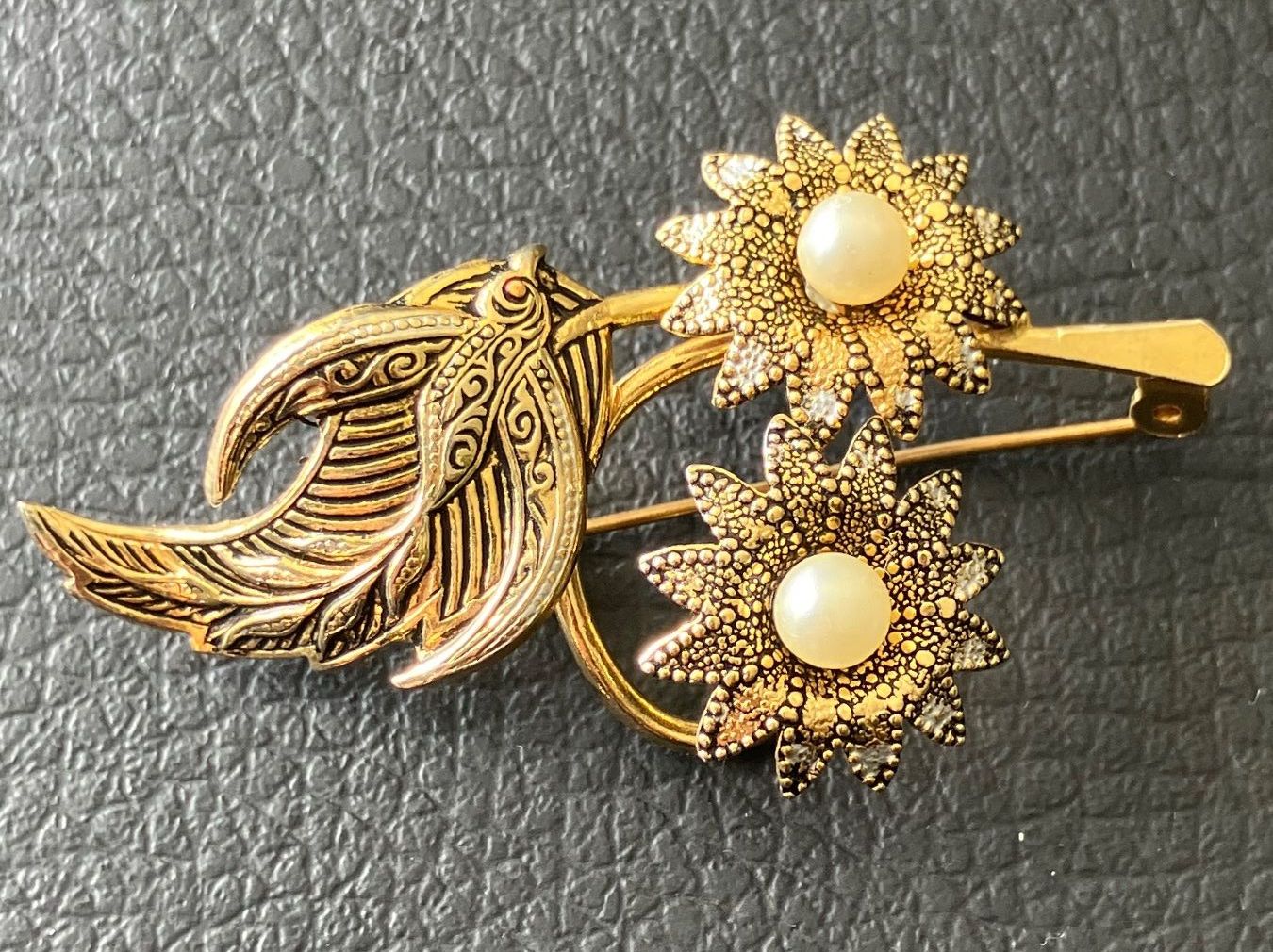 Spille & Fermagli: Broche vintage Toledo 5cm – Usato da Peseux venduto da Chimon59