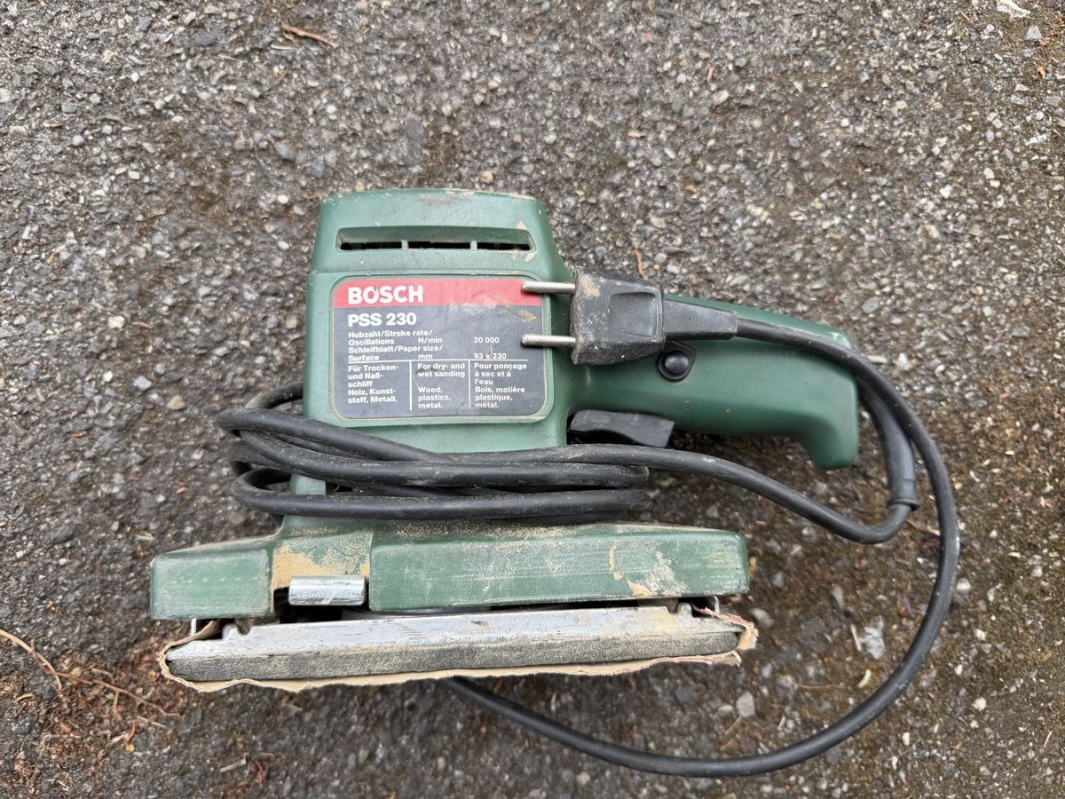 Tutti gli attrezzi: Werkzeug De Walt ,Bosch ,Perles , Black è Decker  – Usato da Schlieren venduto da pie_zr6c 7