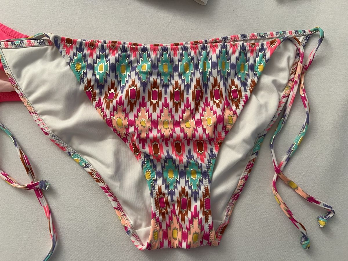 Victoria's Secret Costumi da bagno & Bikini: Victoria’s Secret Bikini – Nuovo (secondo la descrizione) da St.Gallen venduto da Shopaholic5 2