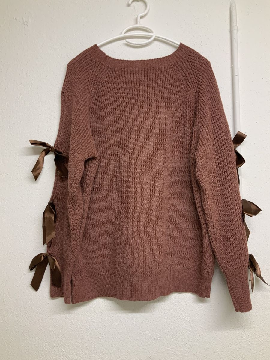 Pulls & Sweat-shirts: Pullover Damen Grösse L Braun mit Schleifen 100% Polyester – D'occasion à Wallisellen par AS.TZ. 1