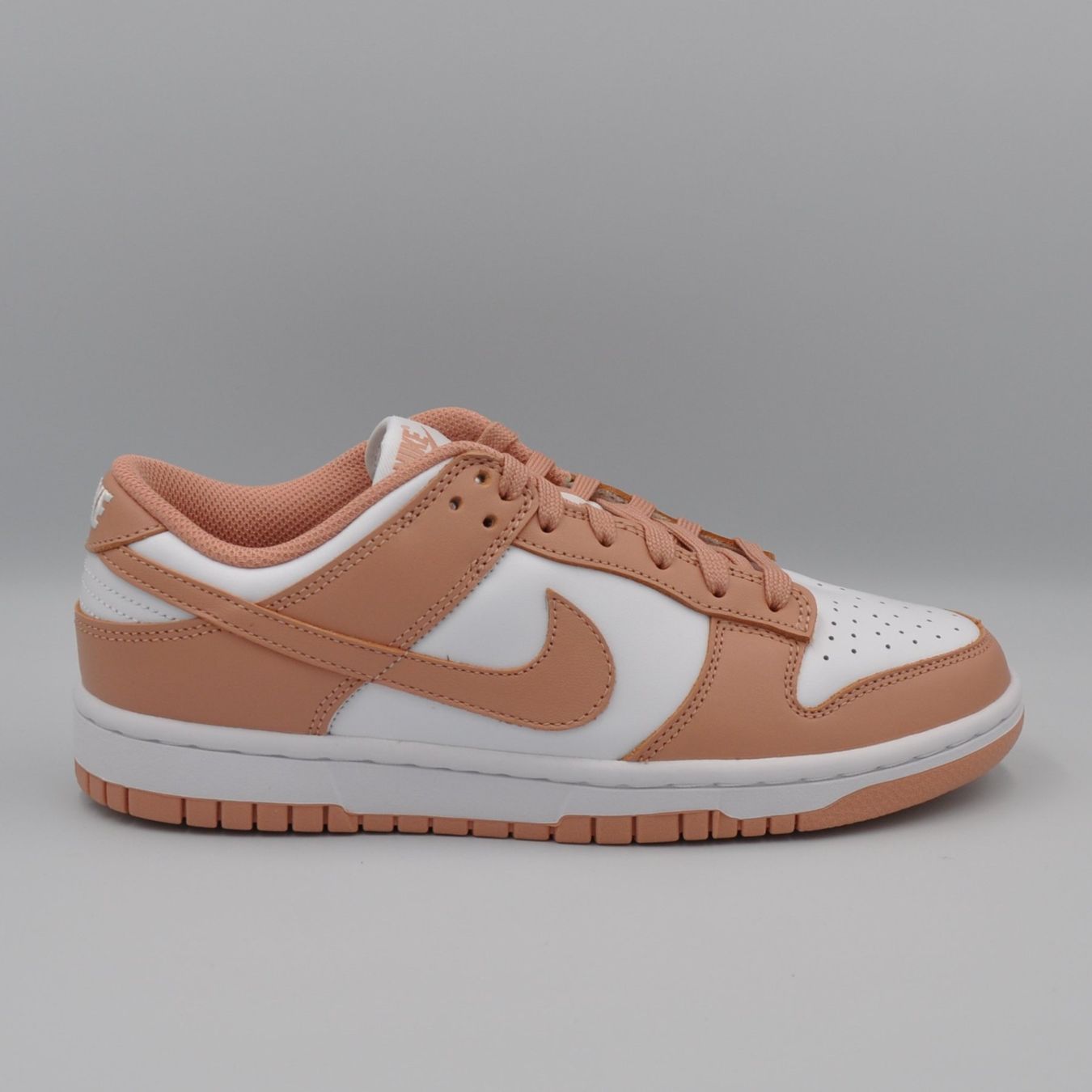 Nike Scarpe da donna: Nike Dunk Low Rose Whisper 39 – Nuovo e nell'imballaggio originale da Bern venduto da SneakerheavenLT