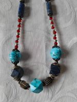 Tolle Steinkette mit türkis und Lapislazuli.