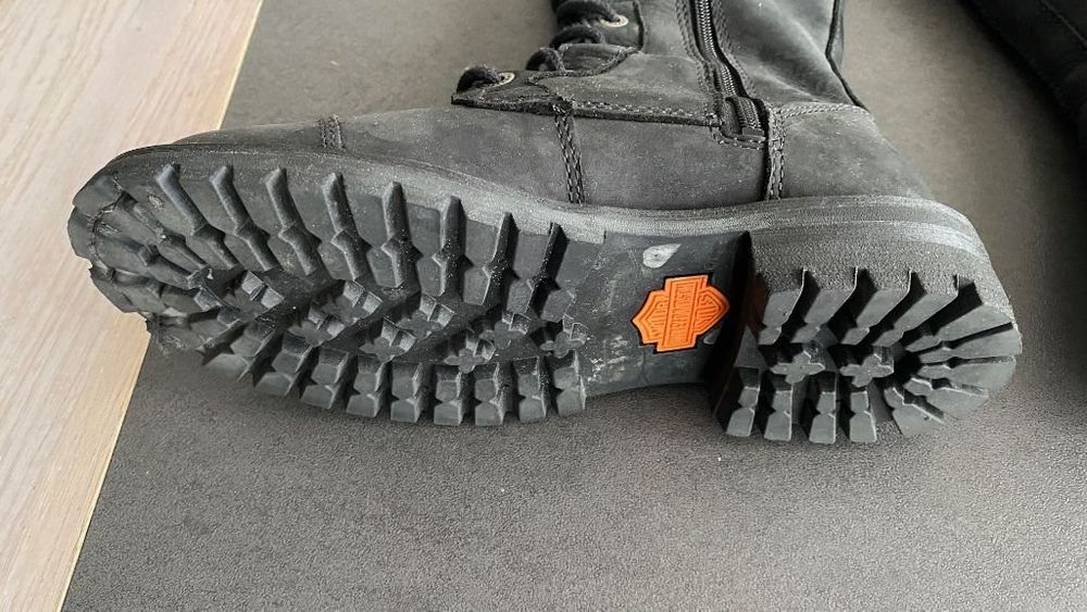 Bottes femme noires à talon épais et semelle crantée