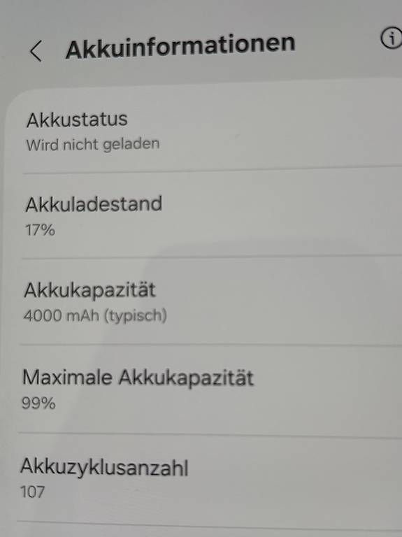 Telefoni cellulari / Smartphones: Samsung Galaxy Z Flip 6 – Usato da Morschach venduto da jer_j7gw 1