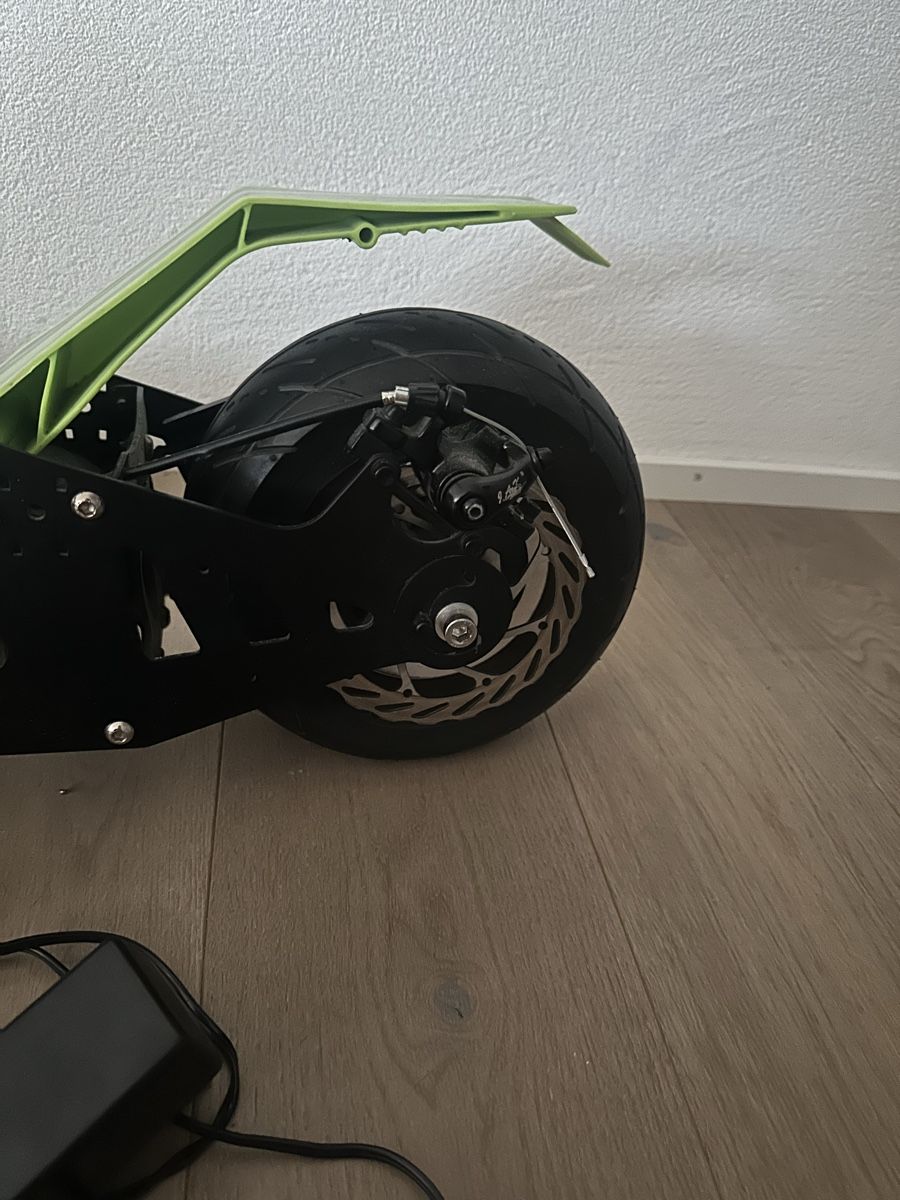 Scooter: Scooter s300 – Usato da Altendorf venduto da Quietwater 4