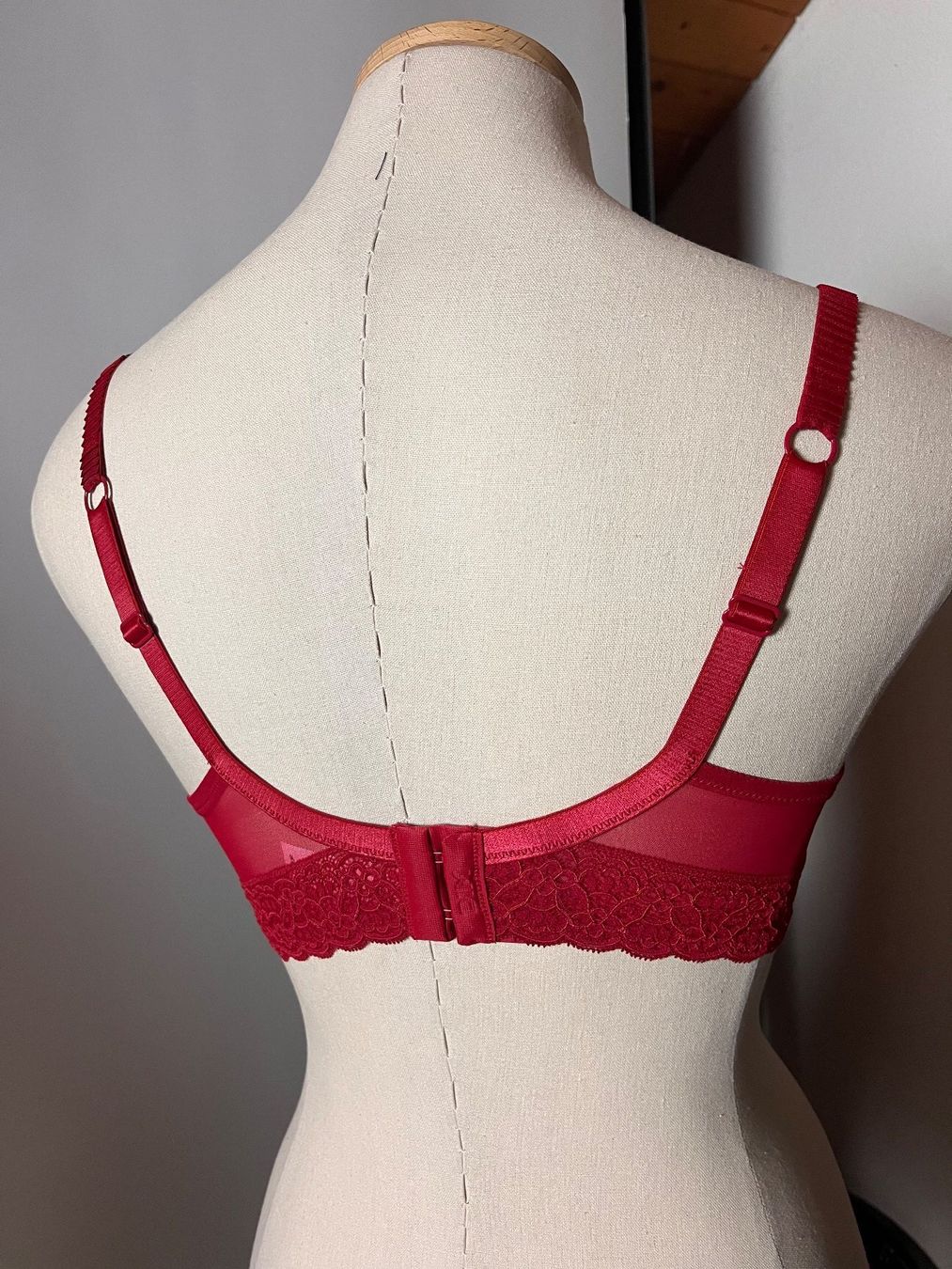 Dim Altra biancheria intima: DIM, Schalen-BH SUMBLIM, Grösse 80D, Farbe Rot – Nuovo e nell'imballaggio originale da Rudolfstetten venduto da gst_g7xl 5