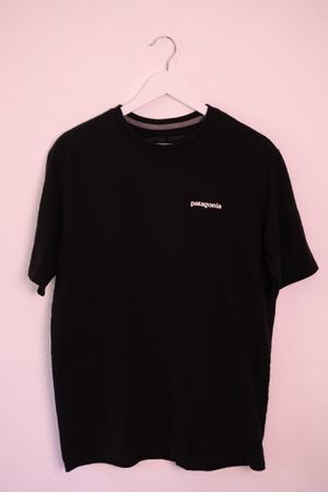 Patagonia Men's P-6 Logo Responsibili-Tee Schwarz – Grösse M