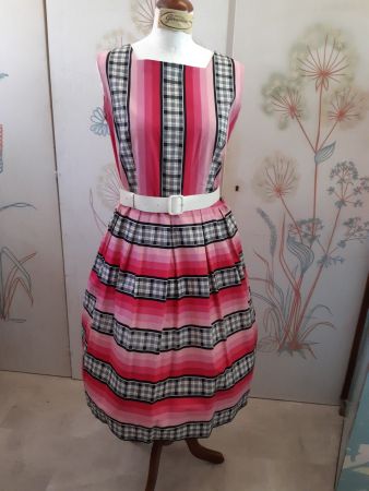 Vintage 50s Baumwollkleid in pink, schwarz, weiss
