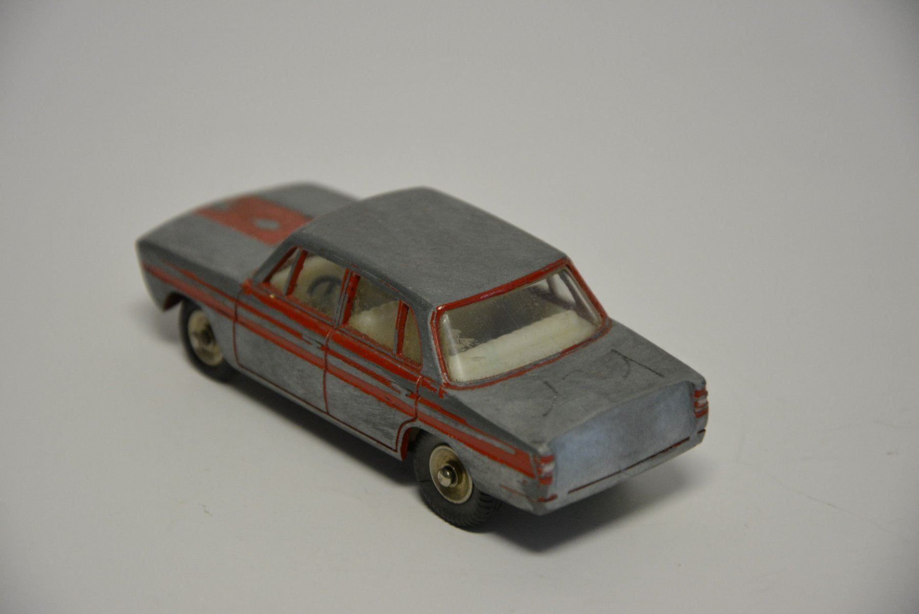 Dinky Toys Modellautos: BMW 1500 , Dinky Toys , 1:43 – Gebraucht aus Goldach von Feivel9 7