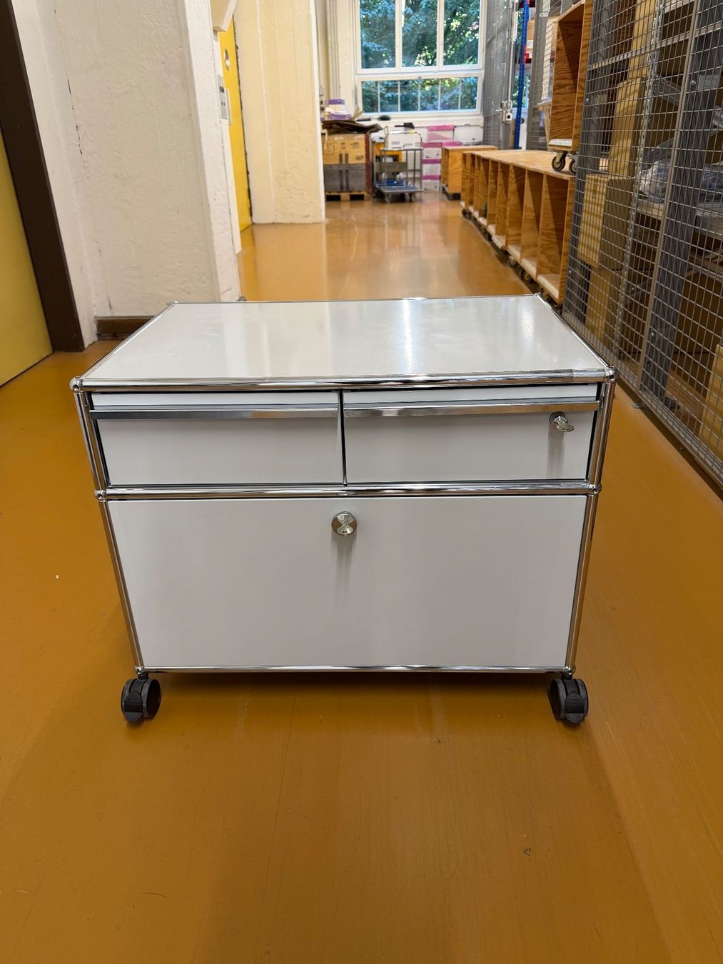 USM Korpus: USM Haller Rollcontainer mit 3 Schubladen – Gebraucht aus Dietlikon von ComdatAG