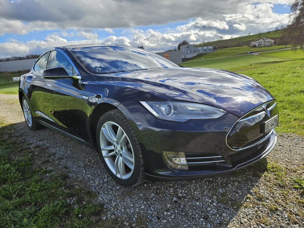 Tesla Model S 85 D Gratis Supercharger