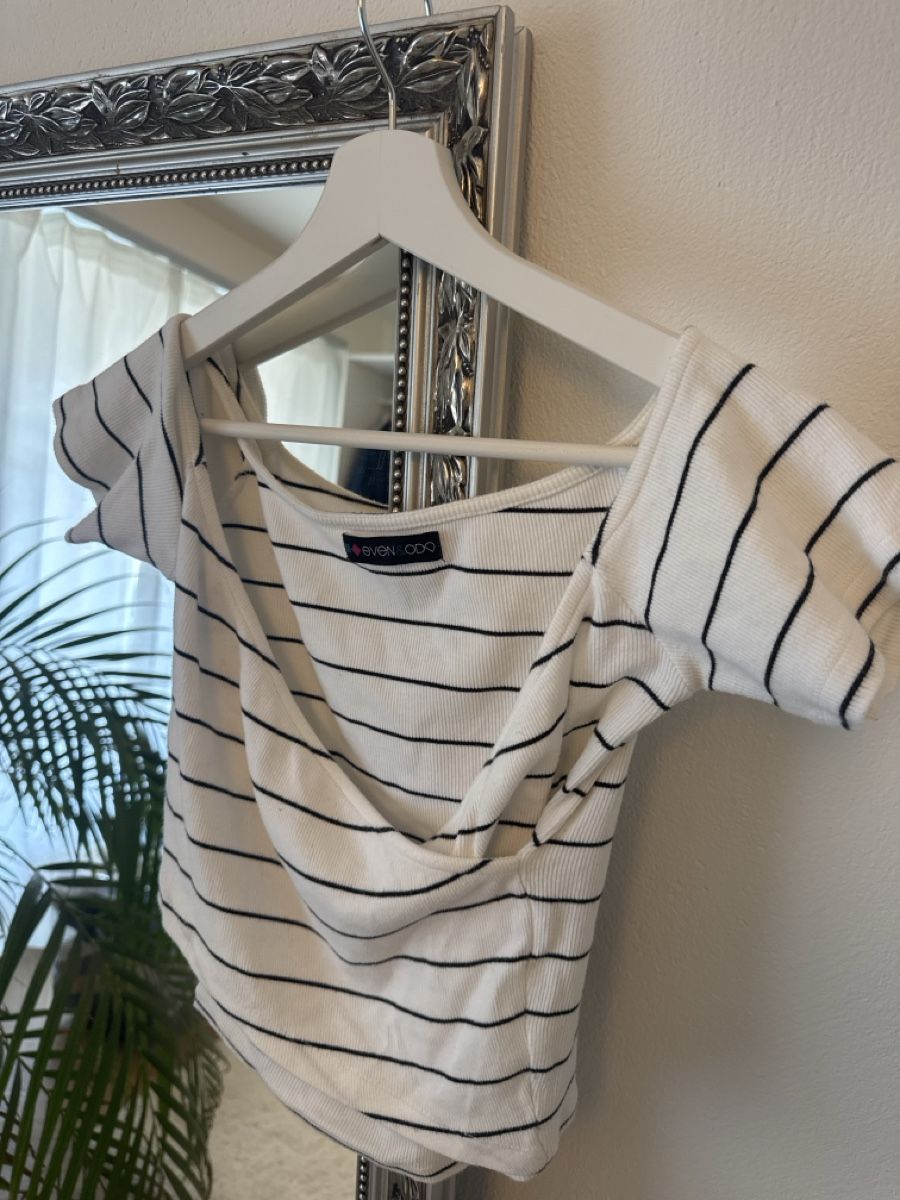 Tommy Hilfiger Kleiderpakete: Tommy Hilfiger und Even & OD Shirt – Gebraucht aus Scharans von ali_jj7c 1