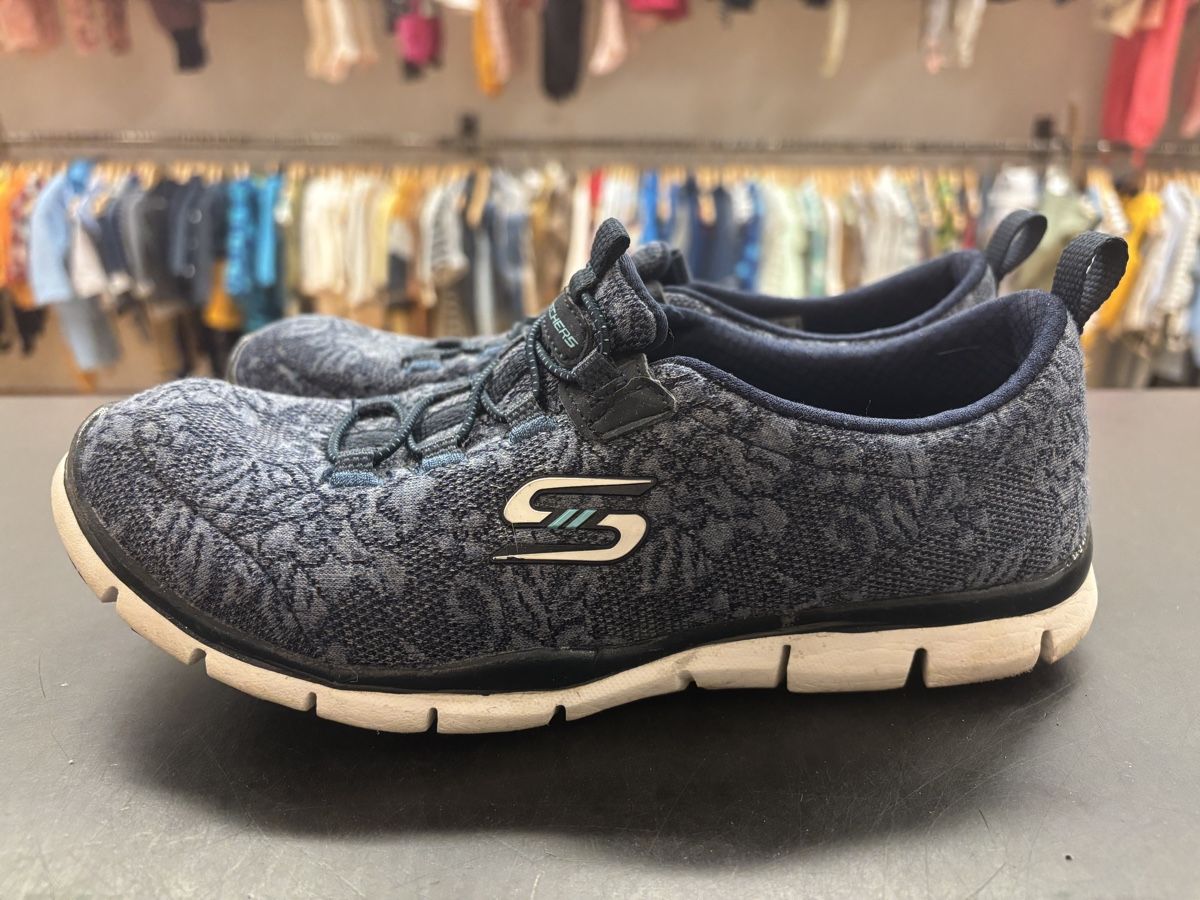 Skechers Chaussures filles: Skechers, Grösse 37 – D'occasion à Büren an der Aare par Nikito2001