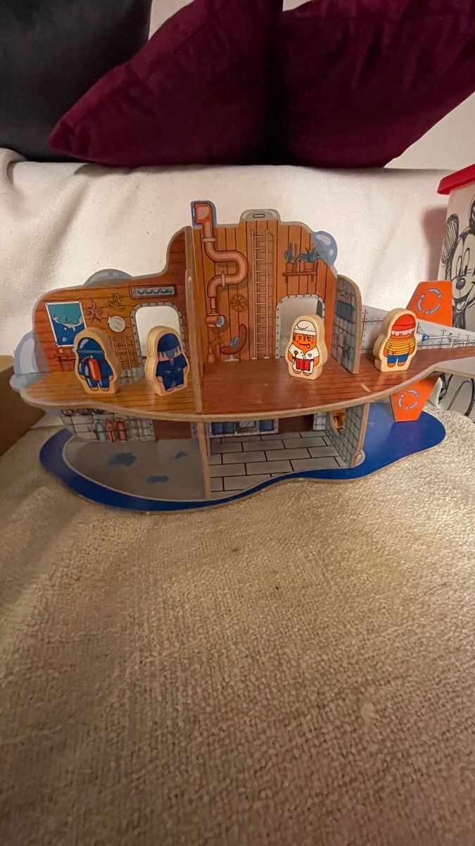 Giocattoli: Hölziges U-Boot Spielset mit Figuren – Usato da Zürich venduto da Krikri21