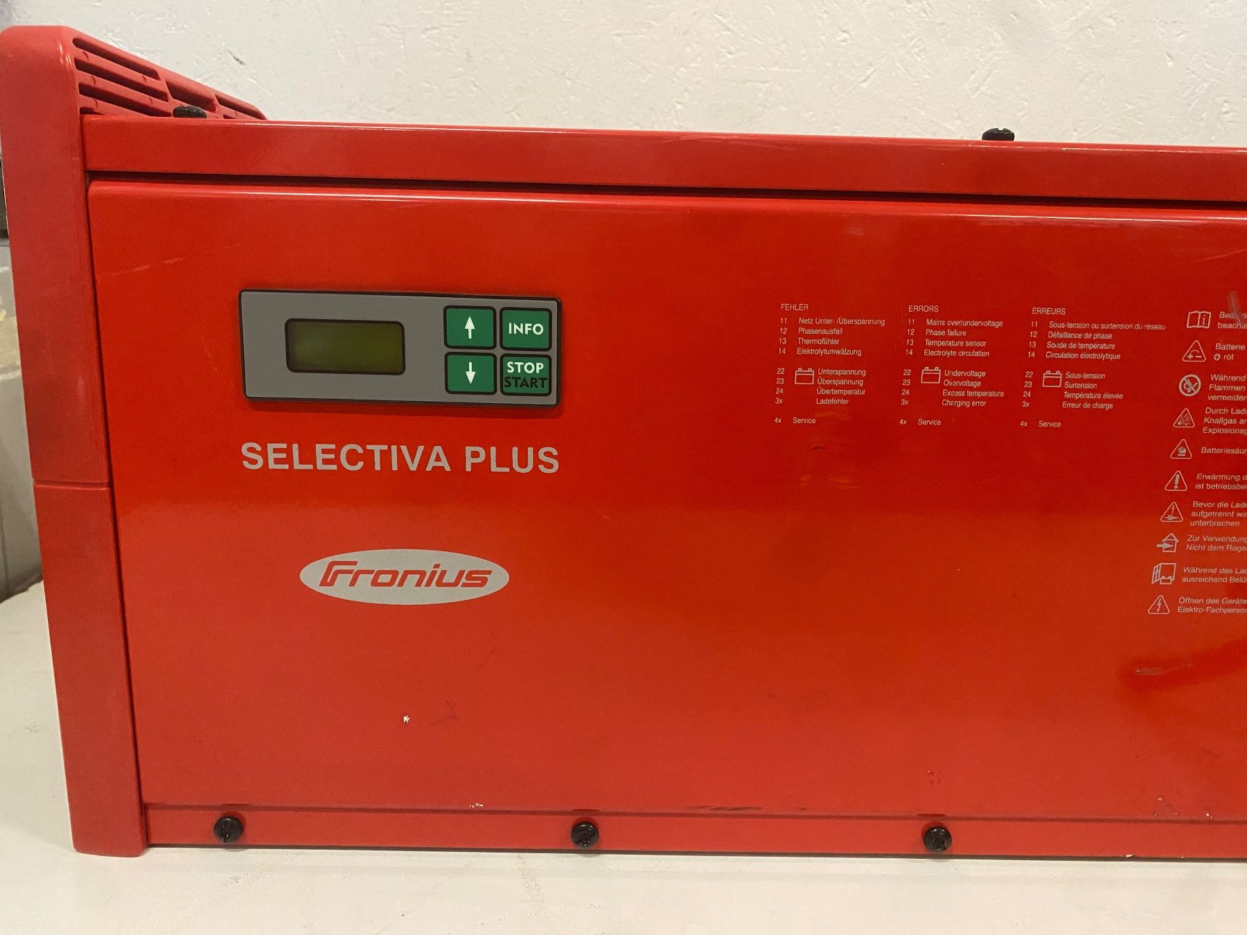 Fronius Caricabatterie: Fronius Selectiva Plus 4080 D Ladegerät – Usato da Niederdorf venduto da LeptonAG 4