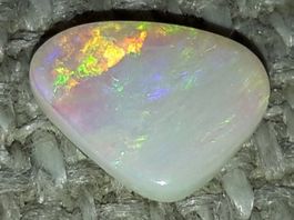 Australischer Flashfire Opal 0.47ct