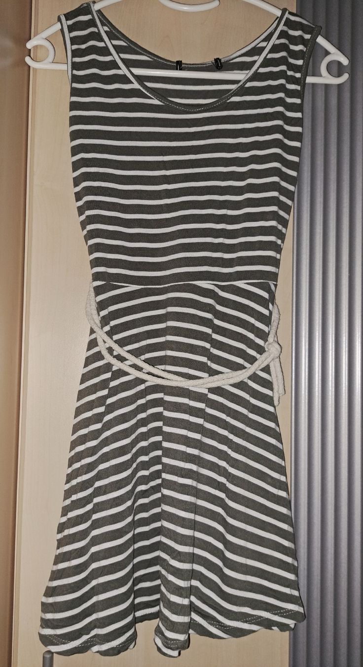 Robes: neu: Sommer Kleid Grösse 36 – Neuf (Voir description) à Uzwil par eri_lz5x 3