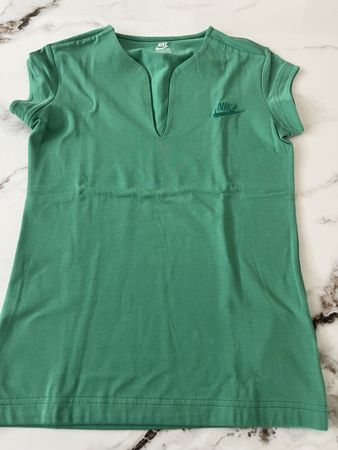 Damen Shirt Nike grün Grösse S neuwertig