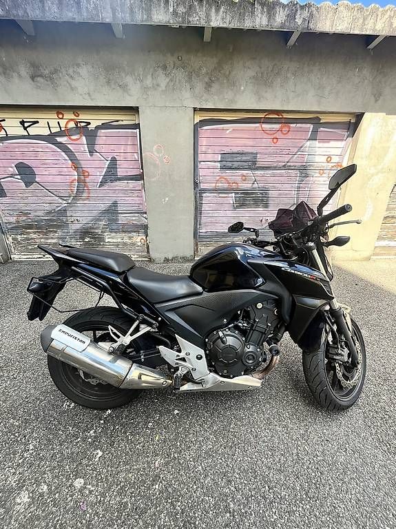Strada: Vente CB500F et accessoires  – Usato da Carouge venduto da mou_9gfy