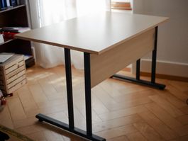 Schreibtisch Massivholz restauriert, 120x80cm, Bern