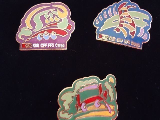 SBB/CFF/FFS Placchette & Badge: SBB CFF FFS CARGO Pins 3er SET – Nuovo e nell'imballaggio originale da Ergisch venduto da Haemmerli59 1