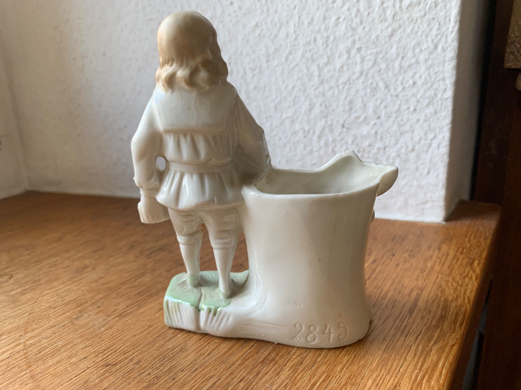 Statuette: Antike Keramikfigur, Junge mit Vase oder für Zahnstocher – Usato da Richterswil venduto da Moii89 2
