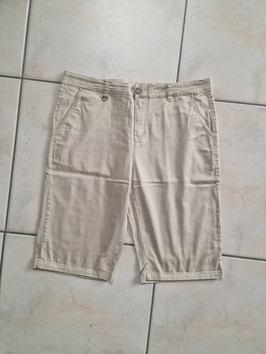 Pantaloni: Shorts beige M NEU!!! – Nuovo (secondo la descrizione) da Falera venduto da Fudax