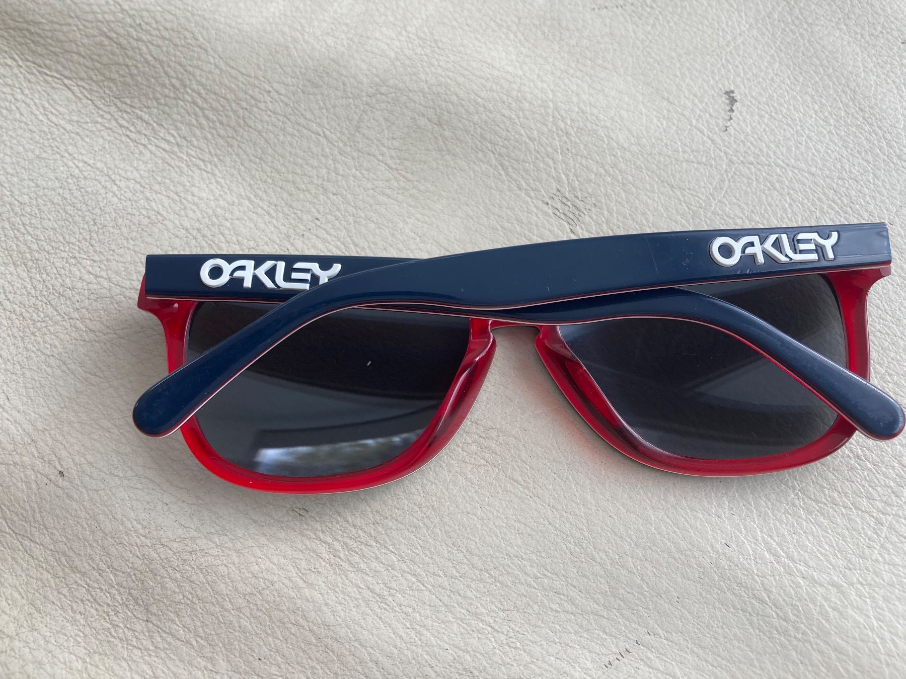 Lunettes & Verres: Oakley Frogskins LX – D'occasion à Seedorf UR par kel_2b8b 4