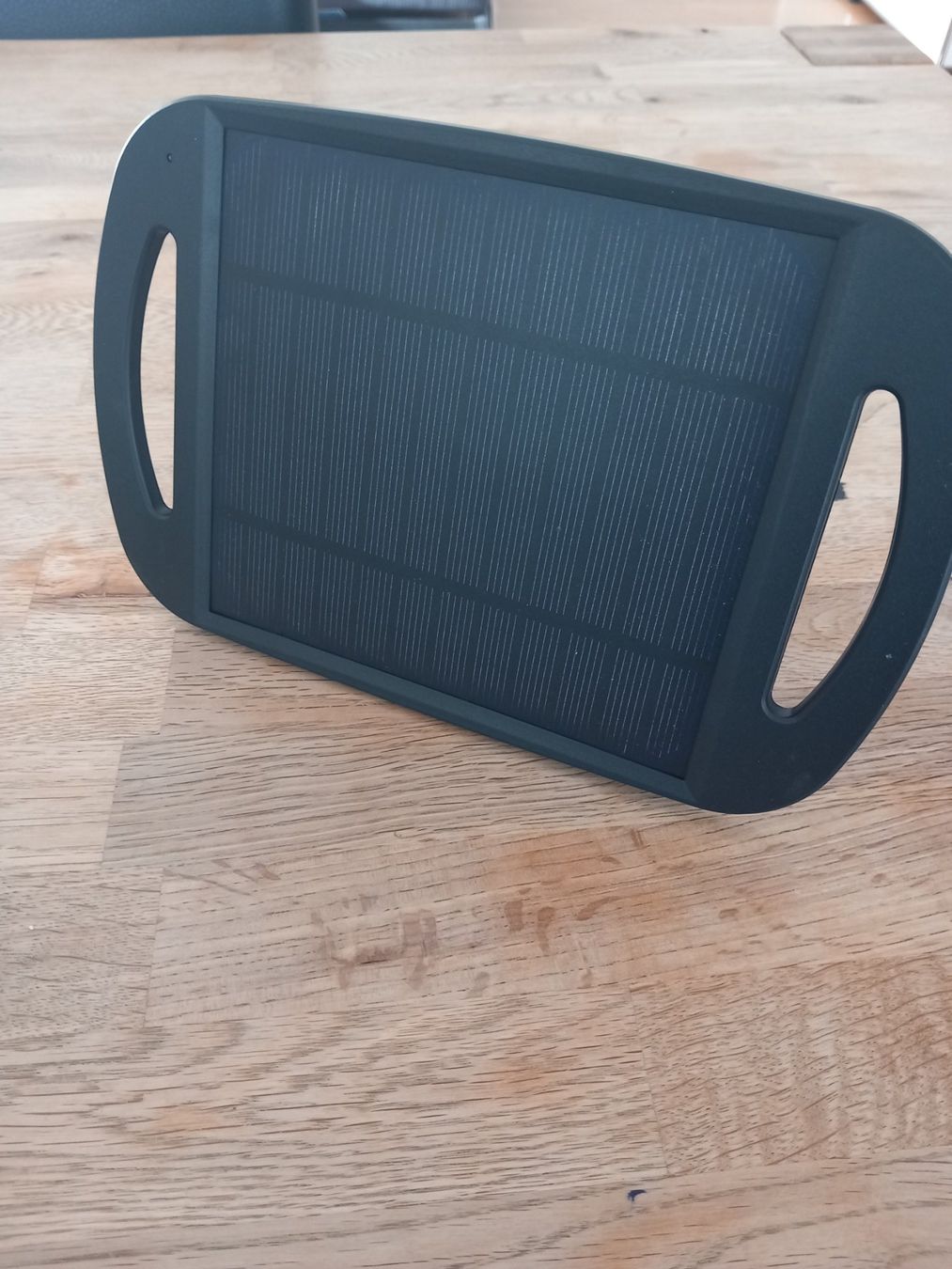 Dispositivi a energia solare: Solarpanel mit Standfuss – Nuovo e nell'imballaggio originale da Thun venduto da Beroshop