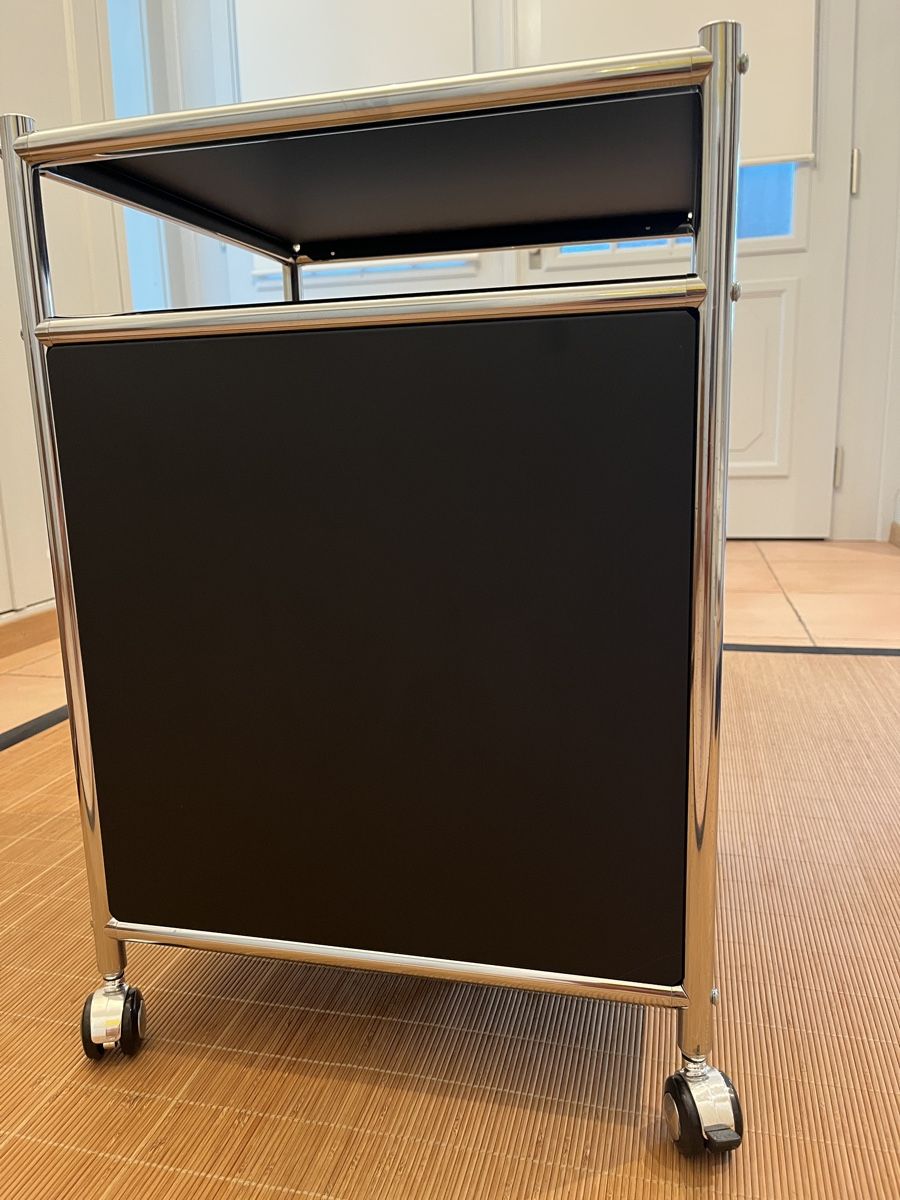 Cassettiere: Büro-Rollcontainer mattschwarz/chrom – Usato da St. Gallen venduto da AN2010 3