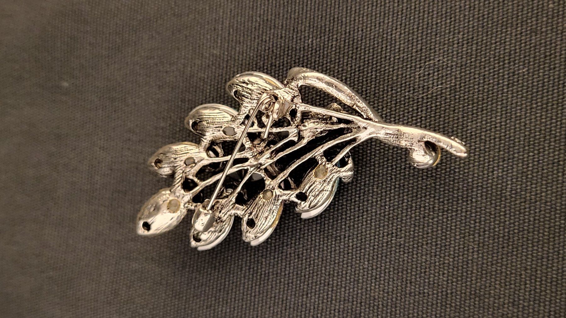 Broschen & Nadeln: Modeschmuck-Brosche – Gebraucht aus Basel von spinne02 3