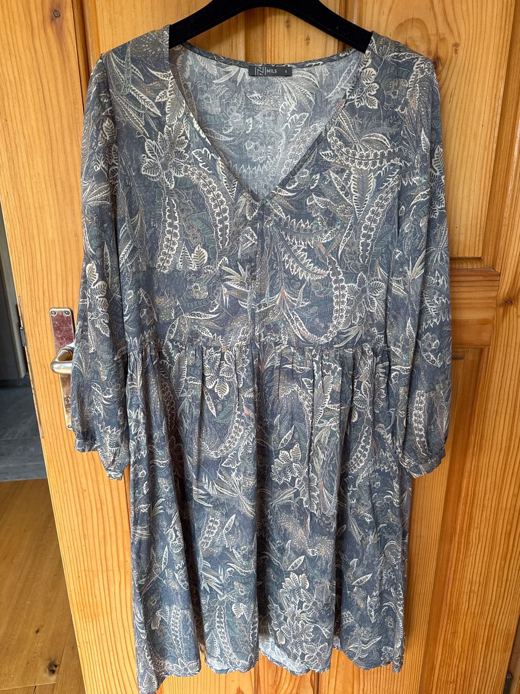 Nile Vestiti: kleid nile – Nuovo (secondo la descrizione) da gurzelen venduto da malu04