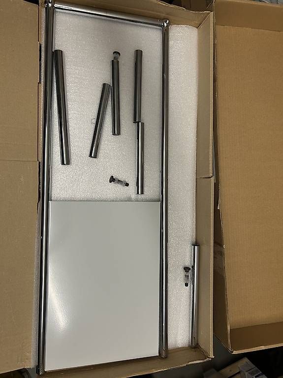 USM Scaffali: USM Haller Pieces (Rods and Side Panel Light Gray) – Usato da Thalwil venduto da pal_x28f