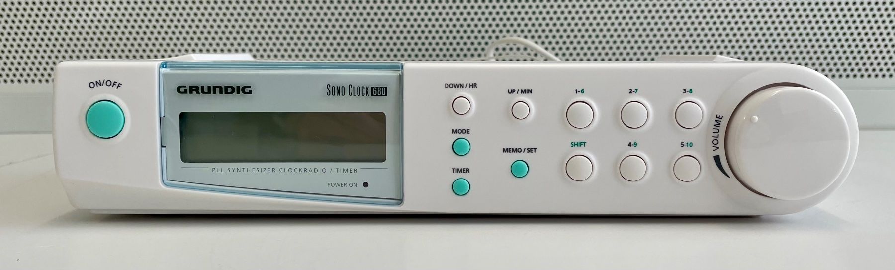 Grundig Radio: Küchenradio - Grundig Sonoclock 680 - Ungebraucht – Nuovo e nell'imballaggio originale da Winterthur venduto da Samas1