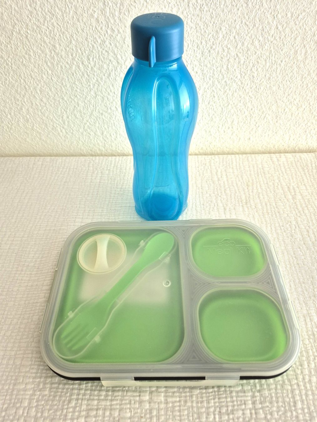Tupperware Borracce & Thermos: Eco Tupperware Trinkflasche & Eco Meal Kit Faltbare Lunchbox – Usato da Regensdorf venduto da anna059