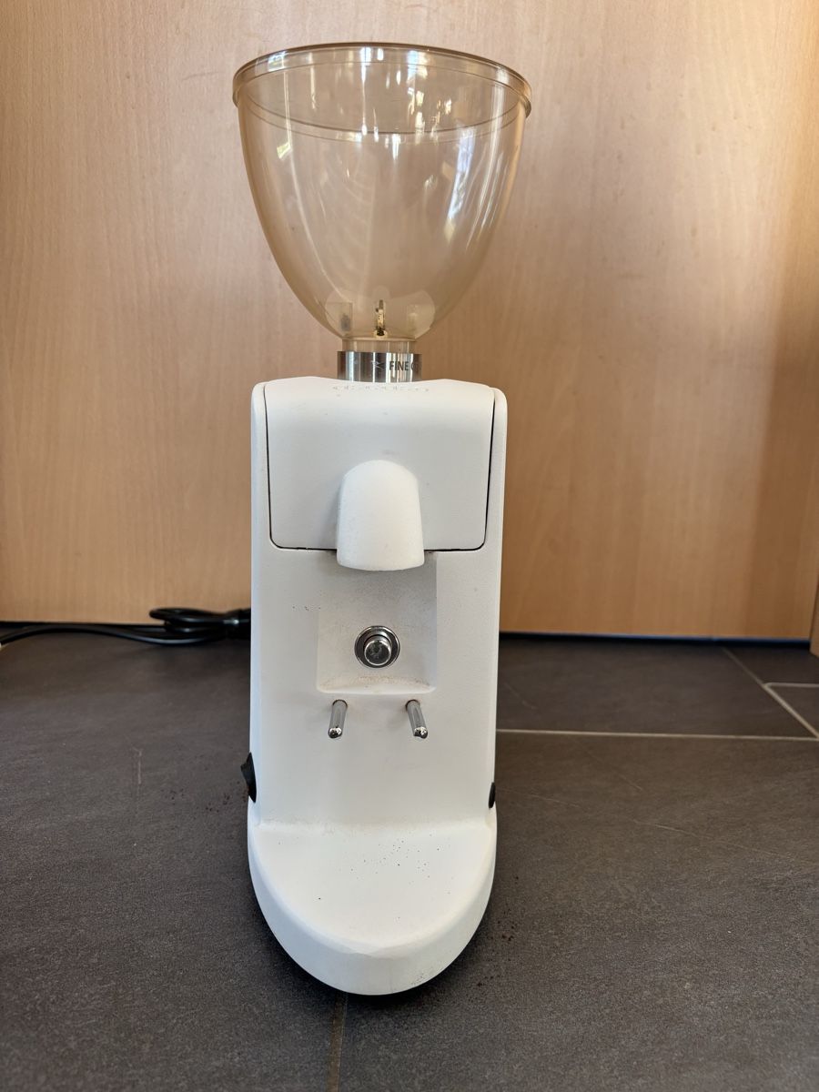 Macchine per caffè & Macchine per espresso: Moulin ascasco micrométrique meule plate – Usato da Cormondrèche venduto da nutho