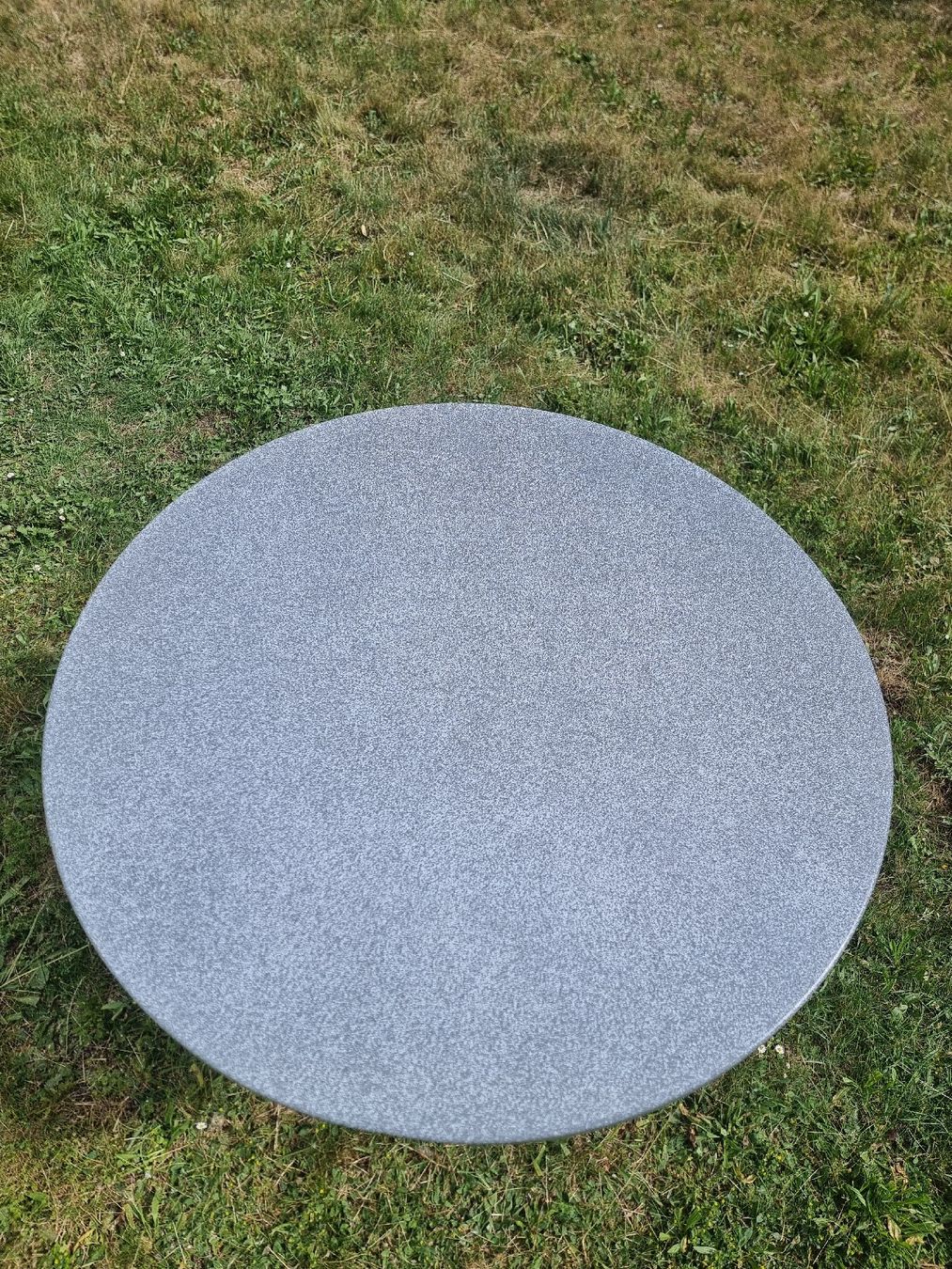 Schaffner Tische: Garten-Tisch rund Schaffner, – Gebraucht aus Olten von Mezopotamya 1