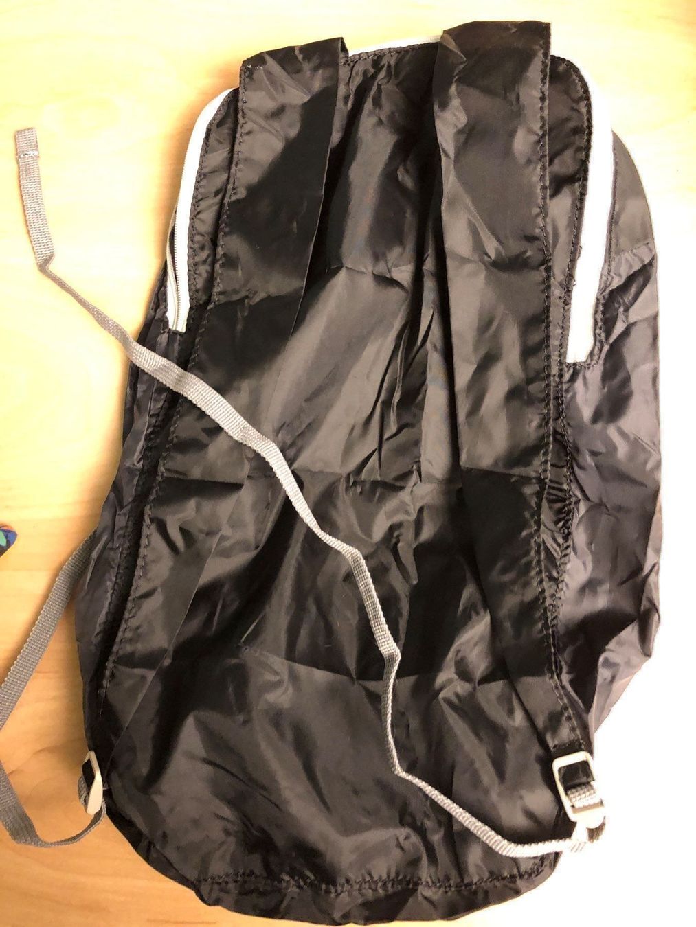 Zaini: Neuer Quechua 10Liter Rucksack – Nuovo (secondo la descrizione) da Obergerlafingen venduto da cabo4 1