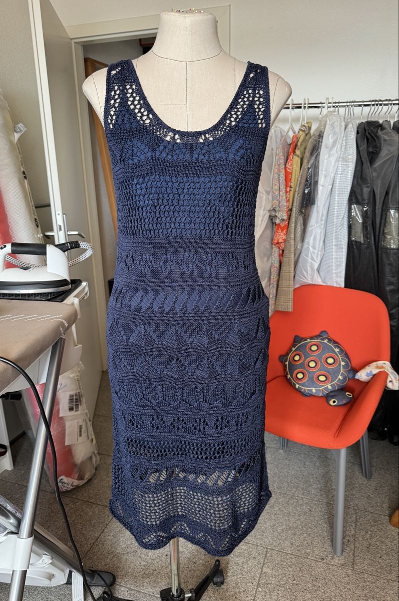 Kleider: Sommer Crochet Strickkleid Henry Cottons – Gebraucht aus Evilard von Mikhaylova