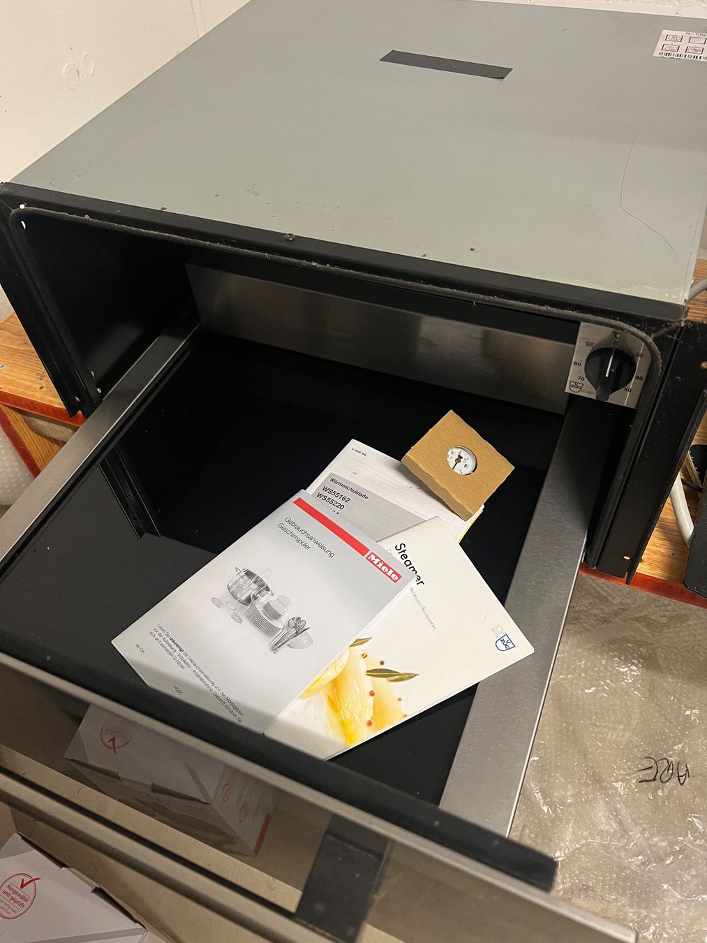 V-Zug Elettrodomestici da cucina: V-ZUG Tellerwärmer / Wärmeschublade – Usato da Wilen b. Wil venduto da gallus57 1