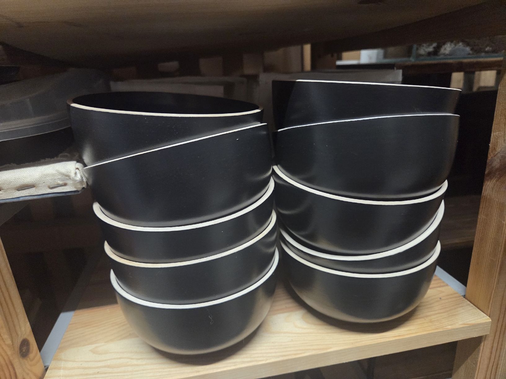 Services de table: Bjorn Black Bowl Set Good Condition – D'occasion à Schwerzenbach par Marjan-DU 2