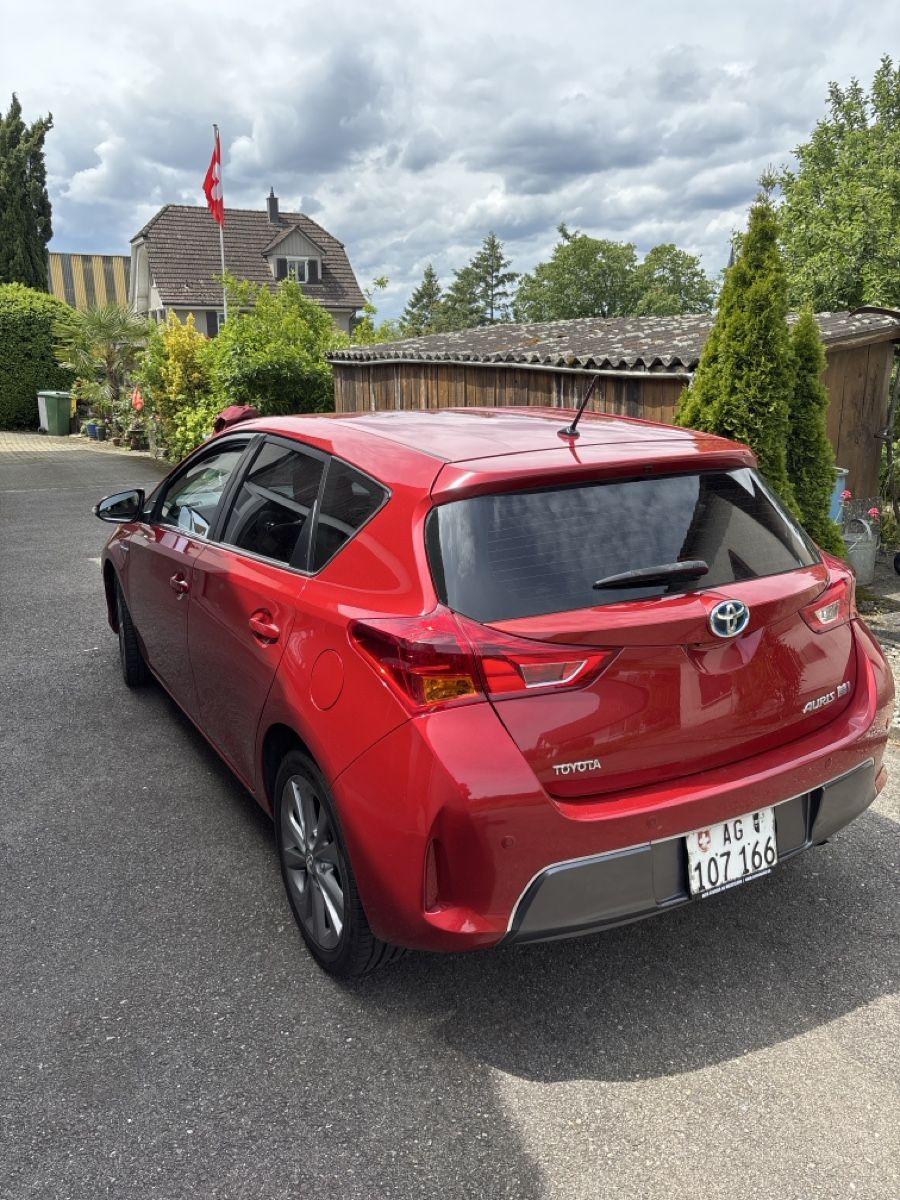 Toyota Automobili: Toyota Auris Hybrid  – Usato da kaiseraugst venduto da gysi02 1