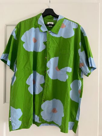 Obey Kurzarmshirt – Grösse XXL