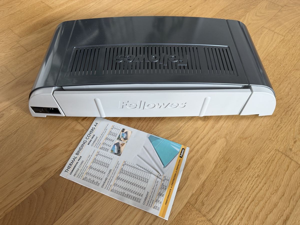 Fellowes Macchine rilegatrici: Fellowes Helios 30 + Bindemappen – Usato da Murten venduto da roc_79wz 2