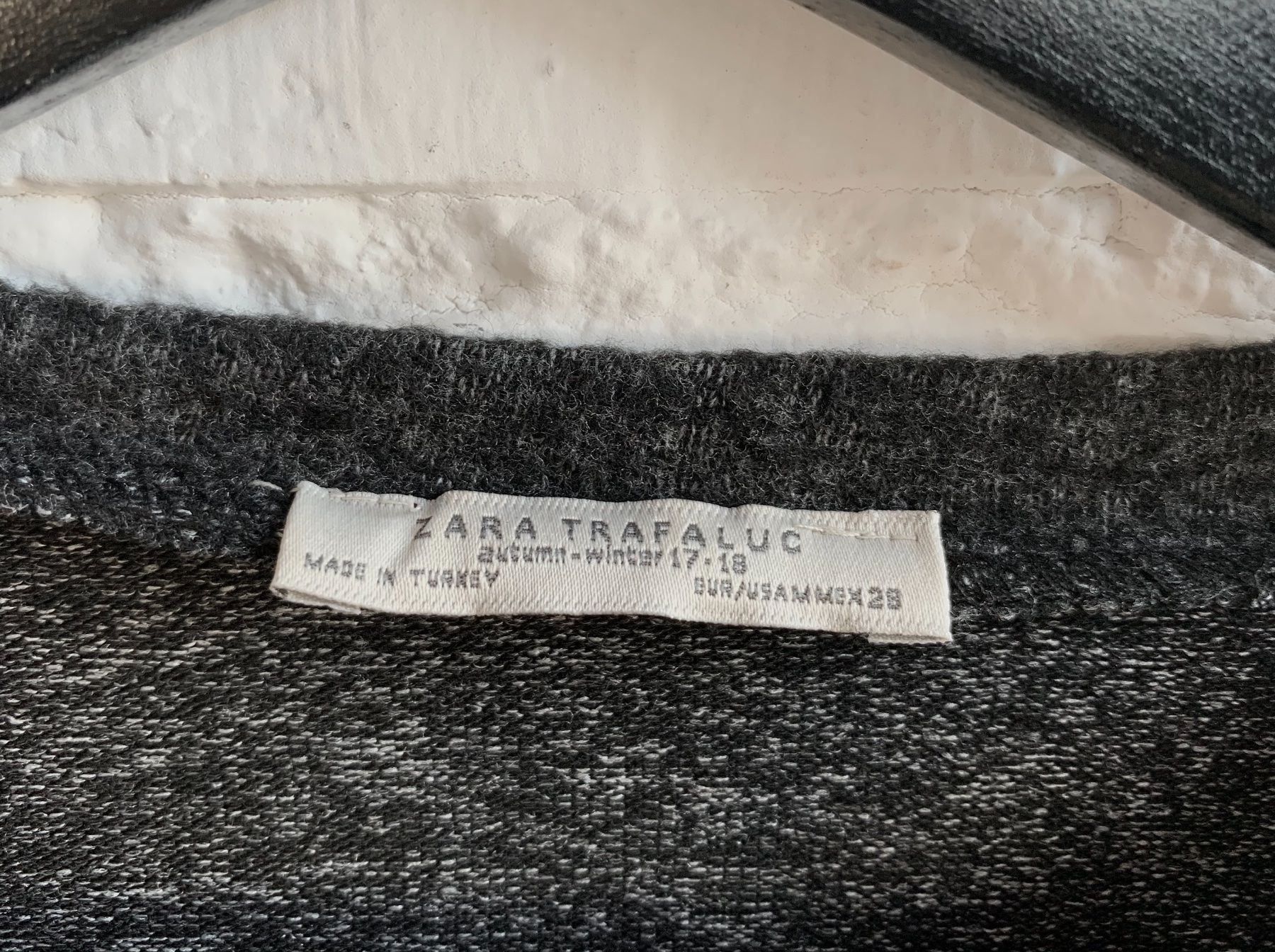 Zara Maglioni & Felpe: Oberteil mit Perlen von Zara – Usato da Bern venduto da Fraeuleinhonig 1