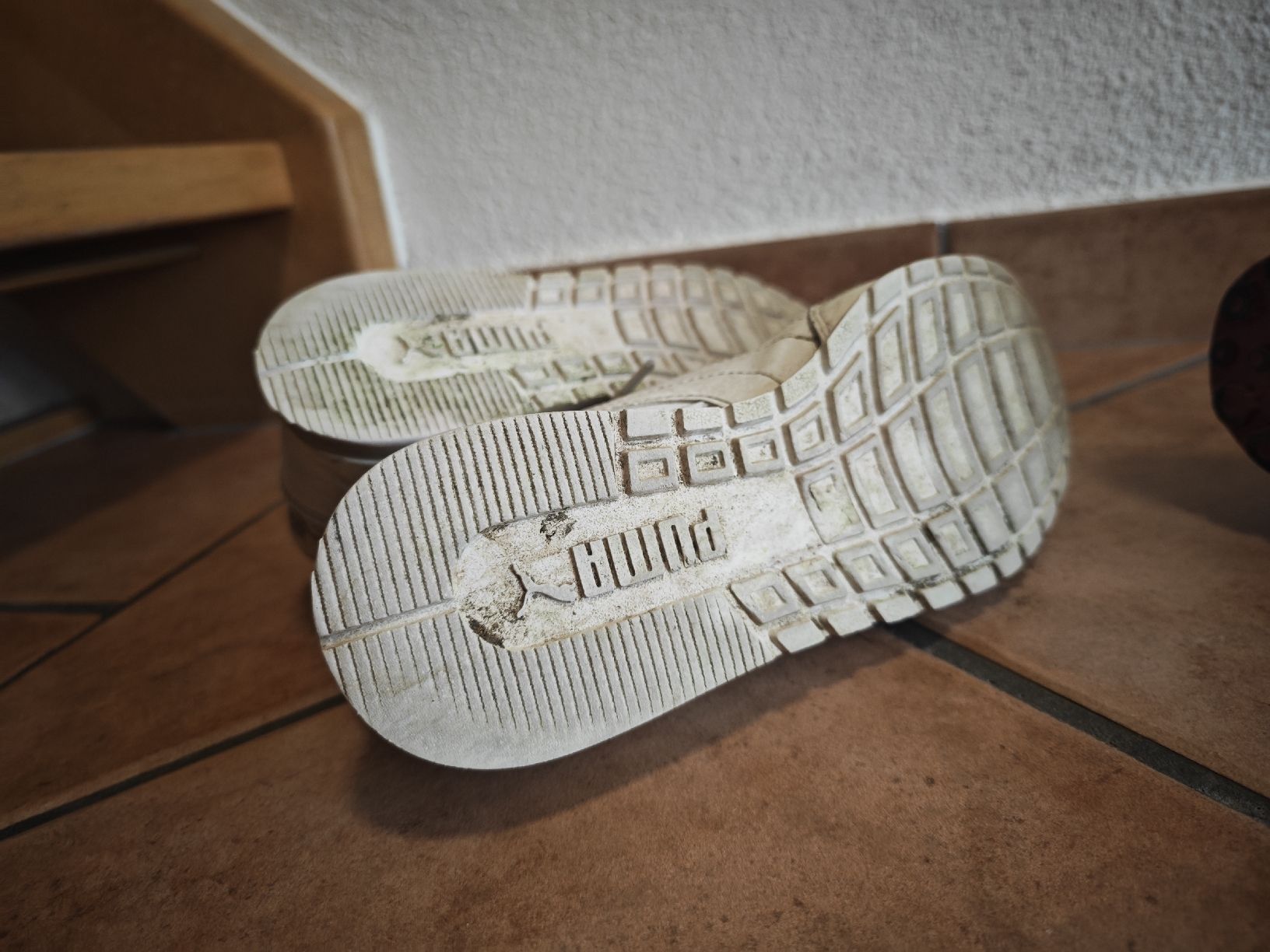 Scarpe per ragazze: Wanderschuhe und Turnschuhe Puma Gr. 36 – Usato da Bichelsee venduto da Raoul06 6